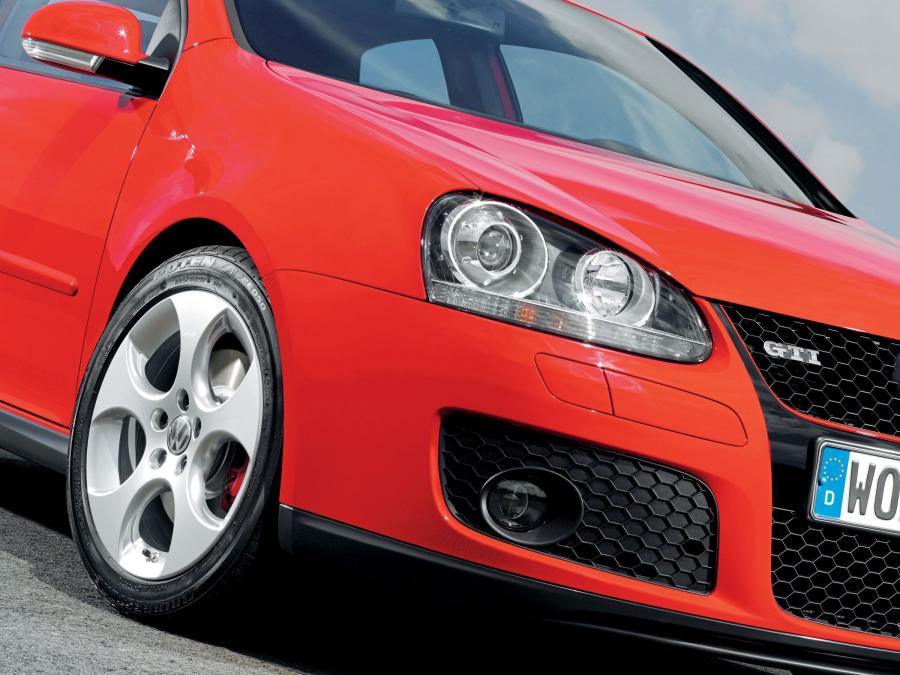  Volkswagen Golf GTi 2005 года  (фото 23 из 135)